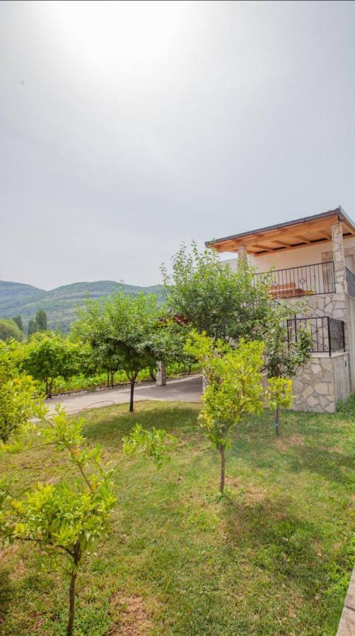 Vinarija "Delmo" Apartments Trebinje Exteriör bild