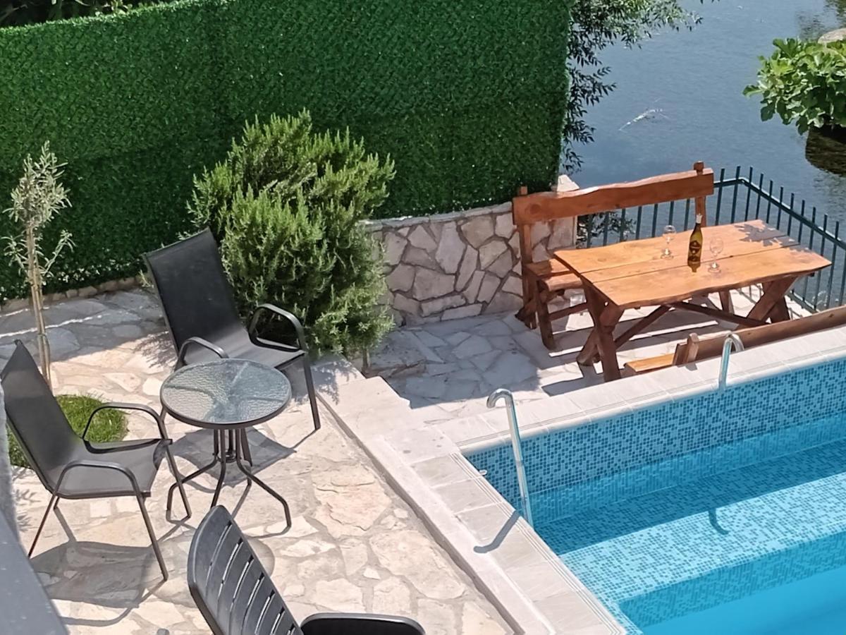 Vinarija "Delmo" Apartments Trebinje Exteriör bild